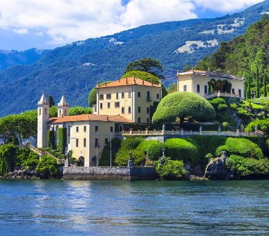 Itálie - rozkvetlá italská jezera