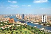 Výhled na moderní Káhiru v Egyptě