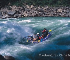 Rafting na himálajské řece Karnali
