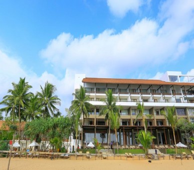 Hotel Pandanus Beach Resort and Spa