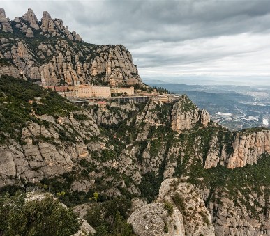 Girona a Montserrat s pobytem u moře