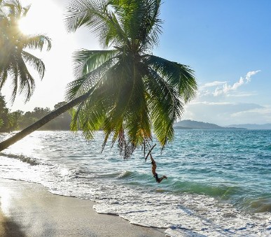 Relax na plážích Kostariky + národní parky + termální koupel u vulkánu