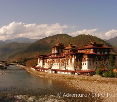 Bhútán ze západu na východ