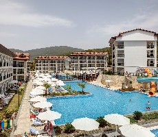Hotel Ramada Resort by Wyndham Akbuk