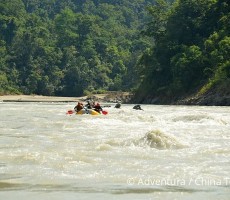 Rafting na nepálské řece Bheri
